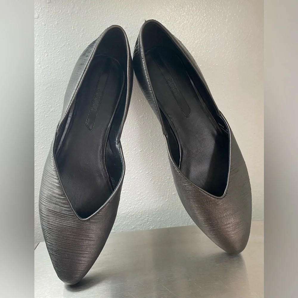 ECCO ..Elegant Black Women's Flats - Picture 1 of 16